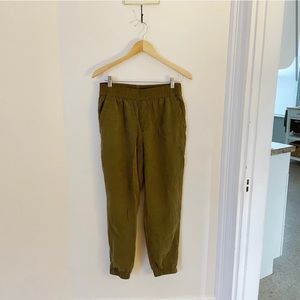 🛍️Old Navy olive green pull on joggers